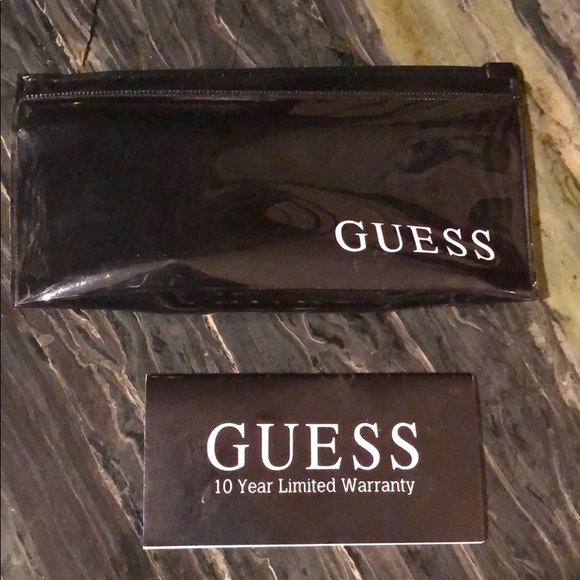 New ‼️ Guess G65977L Stainless Steel Watch - Picture 5 of 5